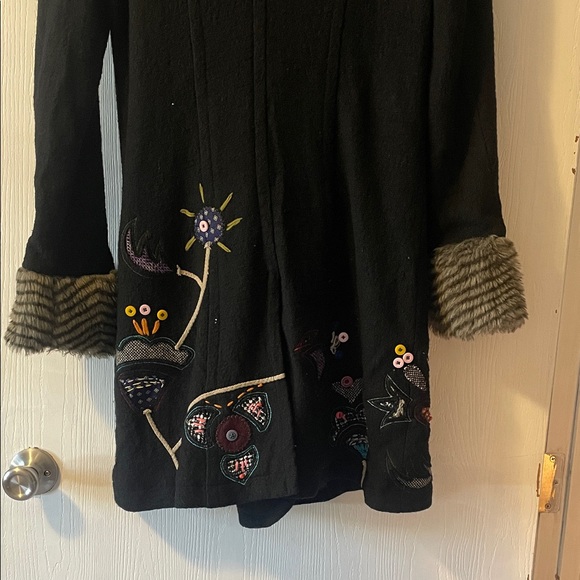 Desigual Black Pea Coat with Embroidered Floral Design - Picture 3 of 7